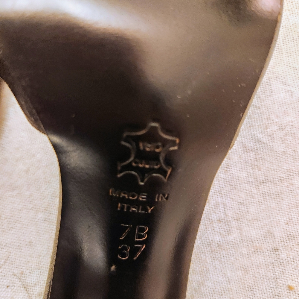 BCBG Brown Slip-On Sandal Heels -‎ Size 7 - Picture 6 of 6